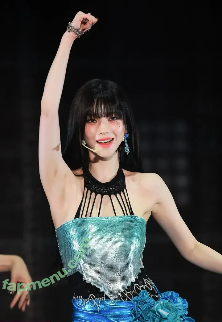 katarinabluu nude photo #4413 (Karina / aespa / karinamasfina)