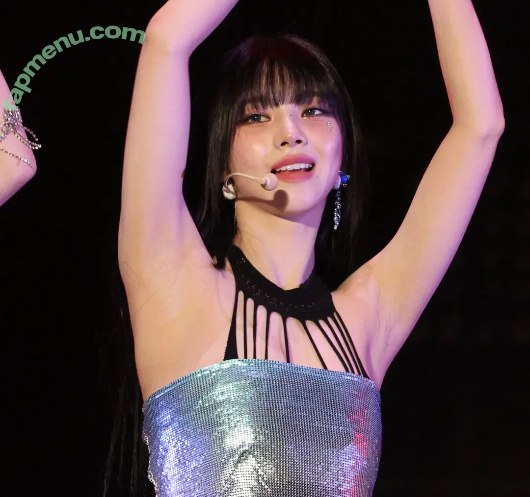 katarinabluu nude photo #4418 (Karina / aespa / karinamasfina)