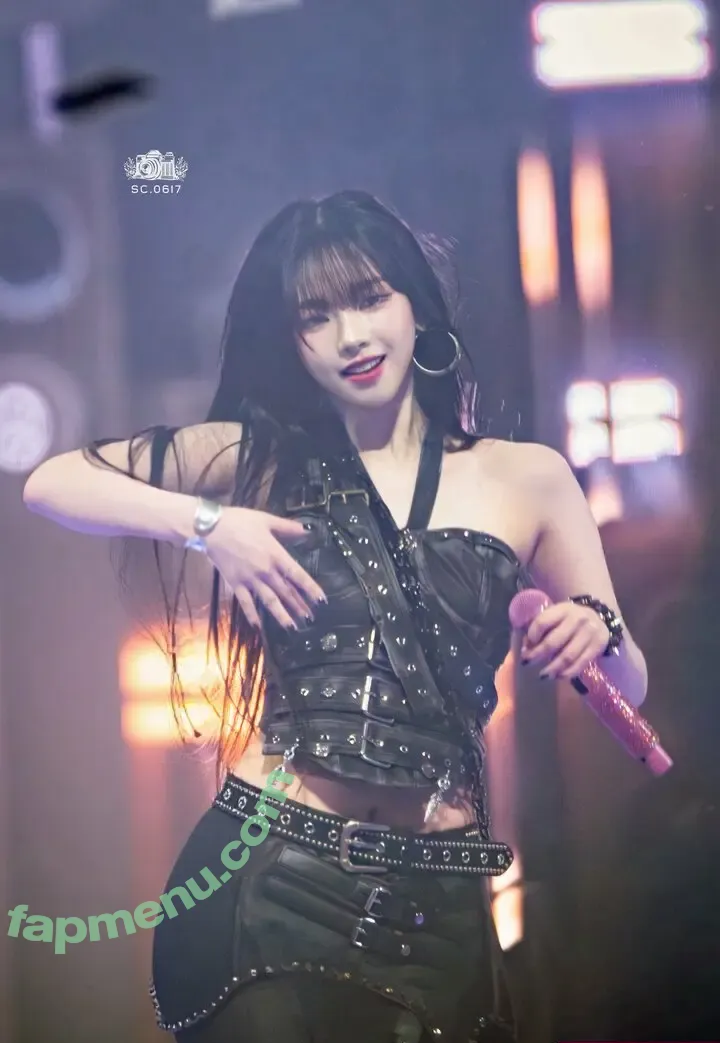 katarinabluu nude photo #4440 (Karina / aespa / karinamasfina)