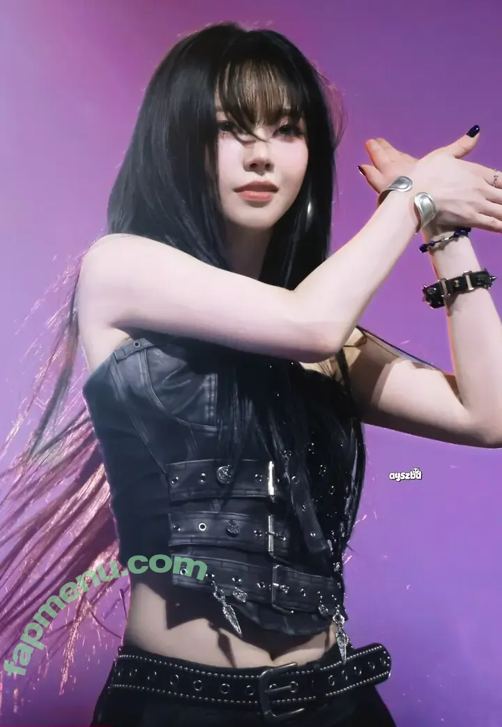 katarinabluu nude photo #4445 (Karina / aespa / karinamasfina)