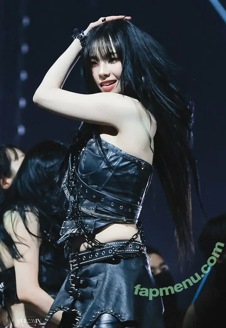 katarinabluu nude photo #4453 (Karina / aespa / karinamasfina)