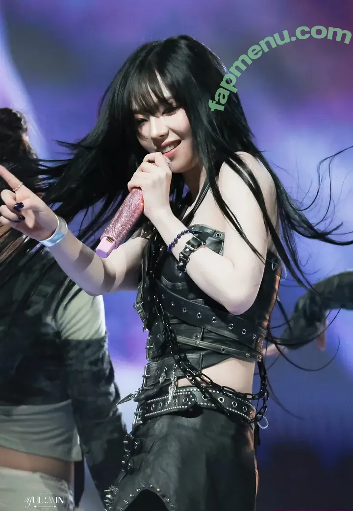 katarinabluu nude photo #4460 (Karina / aespa / karinamasfina)