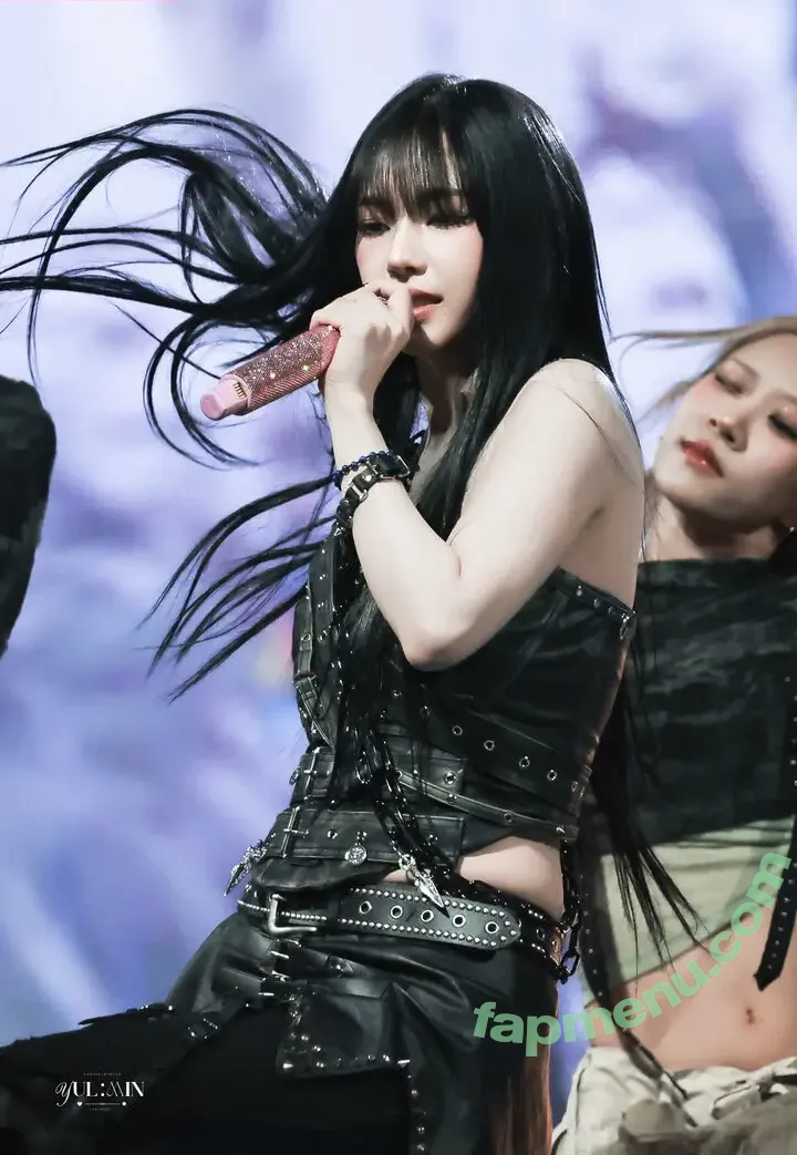 katarinabluu nude photo #4461 (Karina / aespa / karinamasfina)