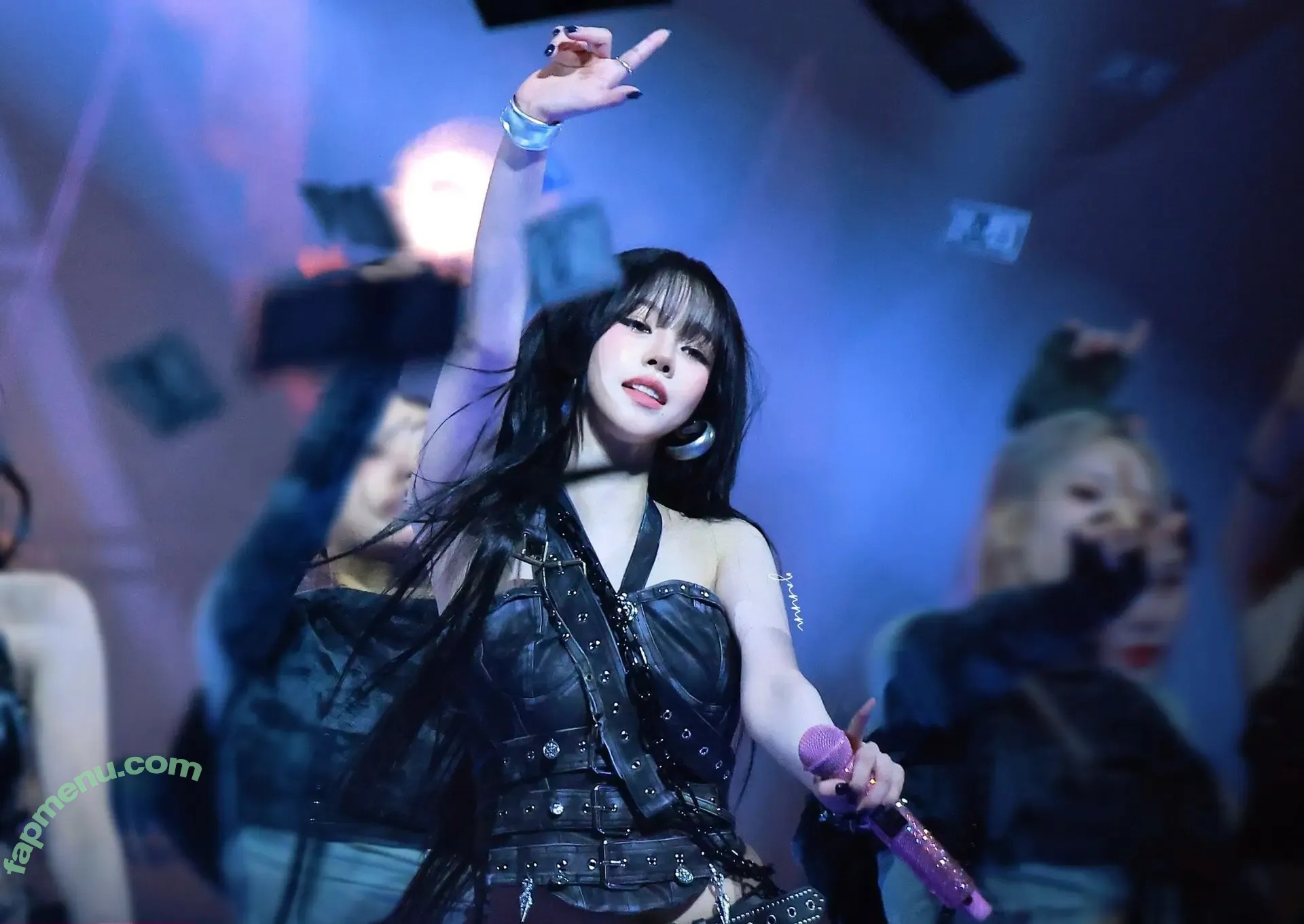 katarinabluu nude photo #4465 (Karina / aespa / karinamasfina)