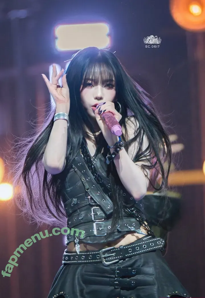 katarinabluu nude photo #4467 (Karina / aespa / karinamasfina)