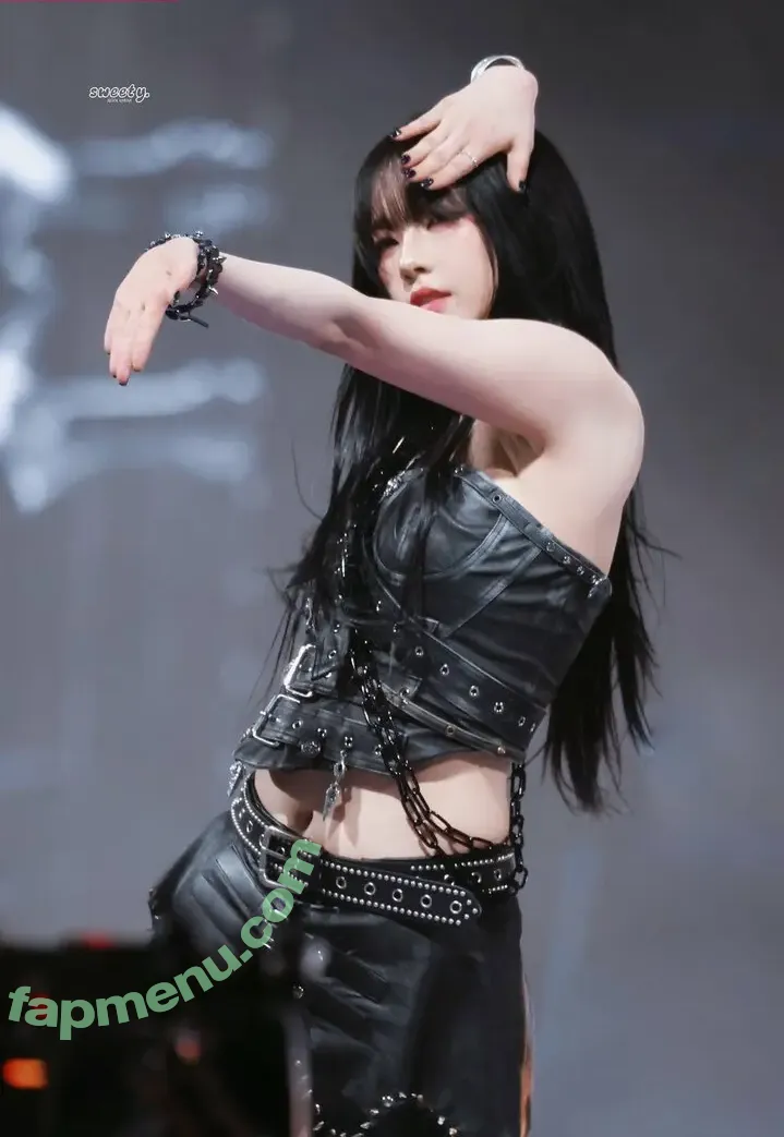 katarinabluu nude photo #4472 (Karina / aespa / karinamasfina)