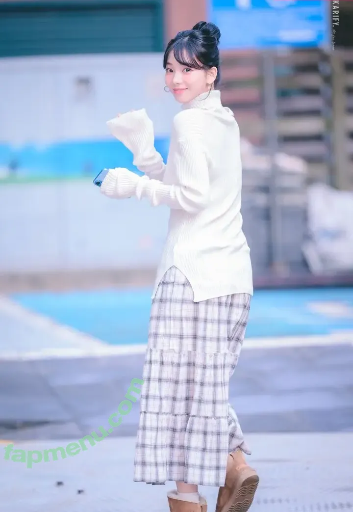 katarinabluu nude photo #4502 (Karina / aespa / karinamasfina)