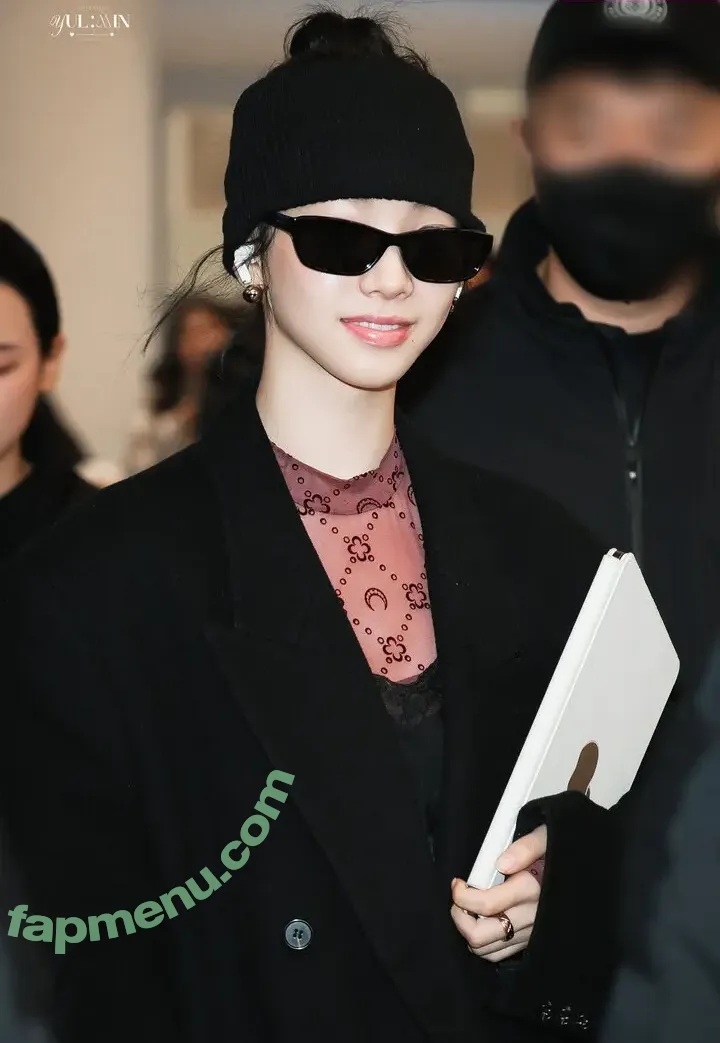 katarinabluu nude photo #4509 (Karina / aespa / karinamasfina)