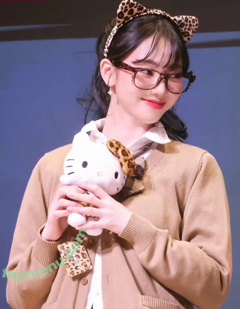 katarinabluu nude photo #4525 (Karina / aespa / karinamasfina)