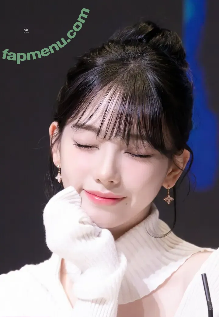 katarinabluu nude photo #4540 (Karina / aespa / karinamasfina)