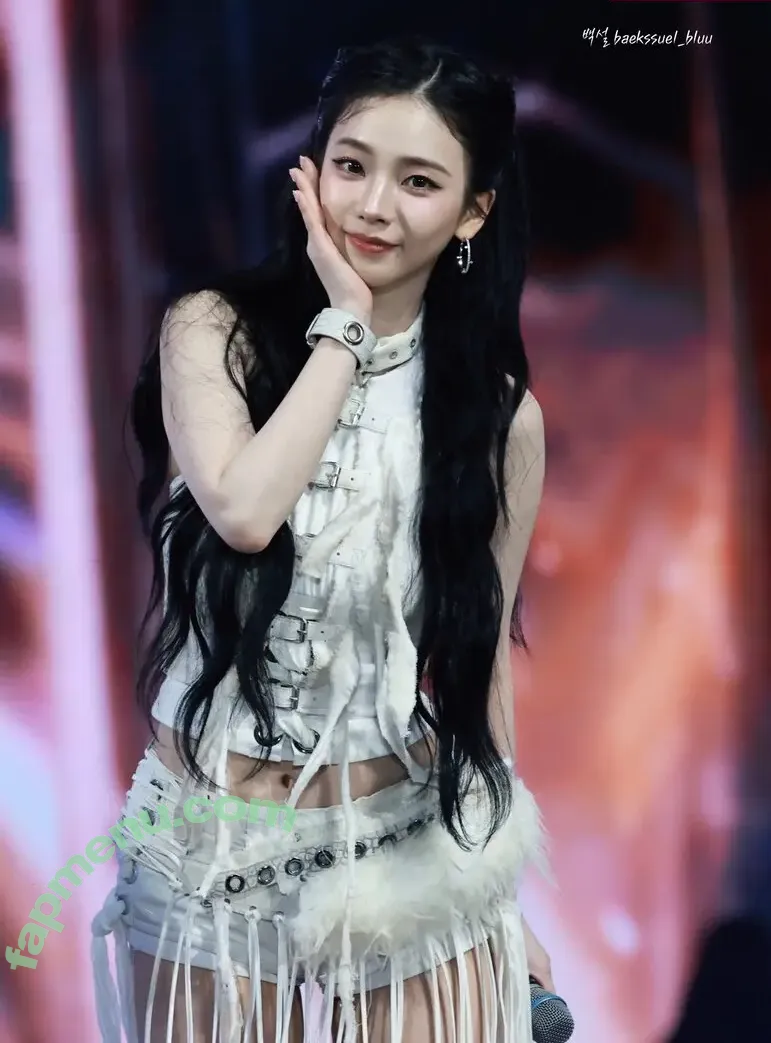 katarinabluu nude photo #4566 (Karina / aespa / karinamasfina)