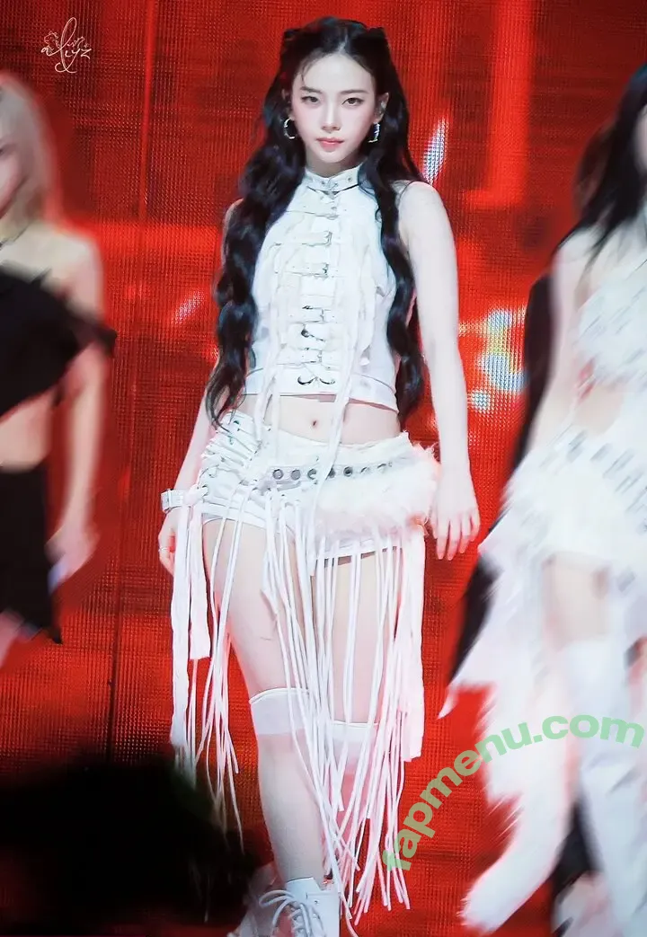 katarinabluu nude photo #4569 (Karina / aespa / karinamasfina)