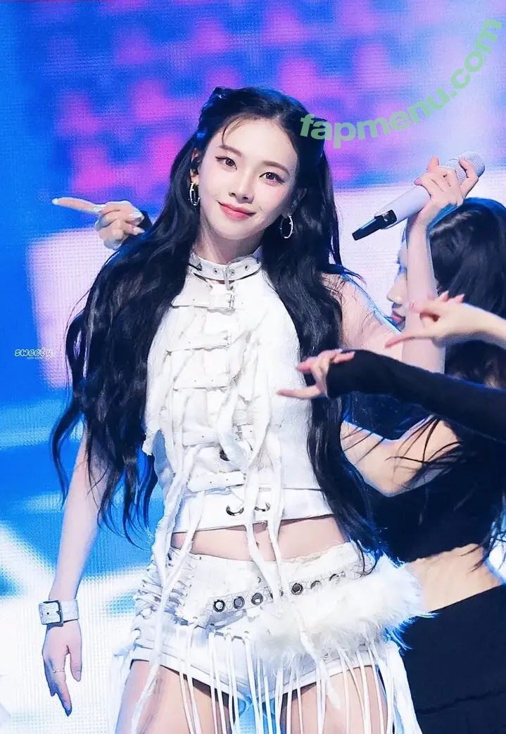 katarinabluu nude photo #4577 (Karina / aespa / karinamasfina)