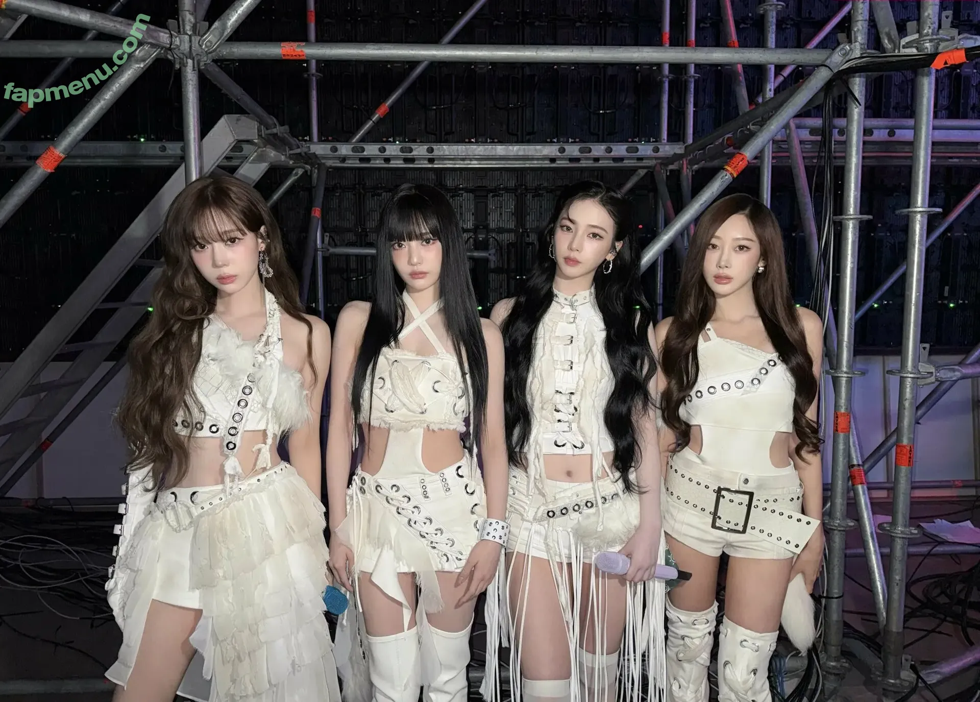 katarinabluu nude photo #4579 (Karina / aespa / karinamasfina)