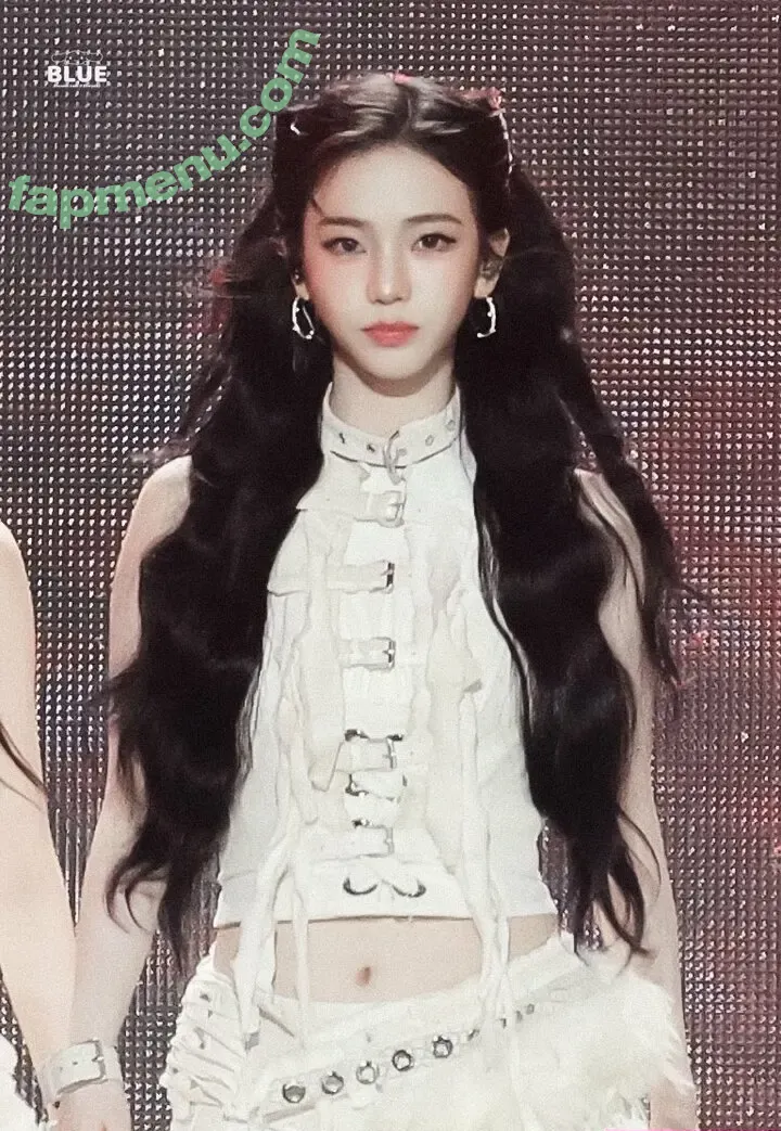 katarinabluu nude photo #4580 (Karina / aespa / karinamasfina)