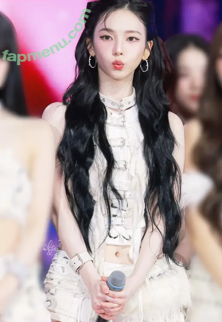 katarinabluu nude photo #4588 (Karina / aespa / karinamasfina)