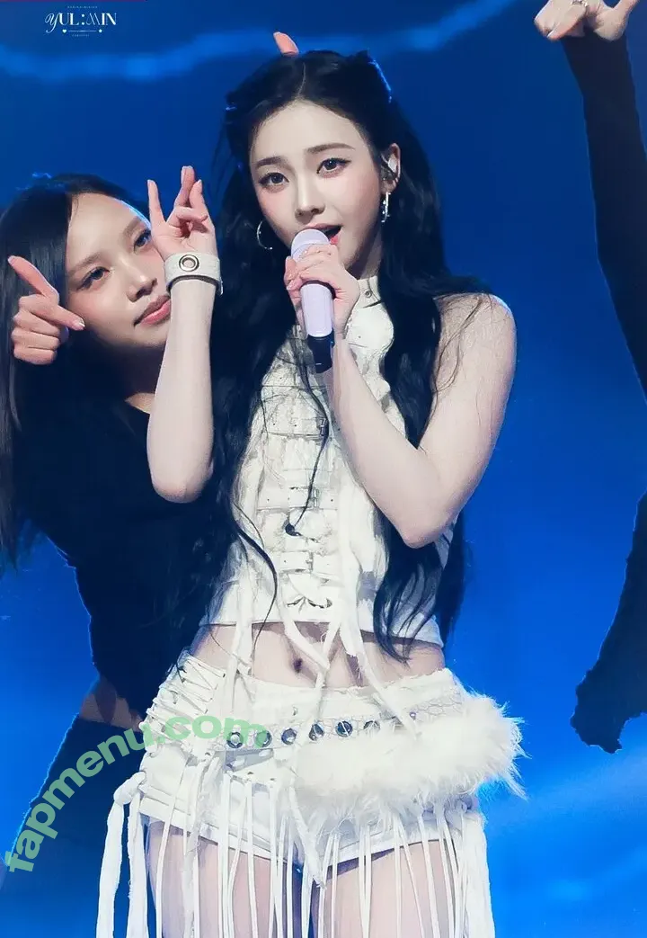 katarinabluu nude photo #4598 (Karina / aespa / karinamasfina)