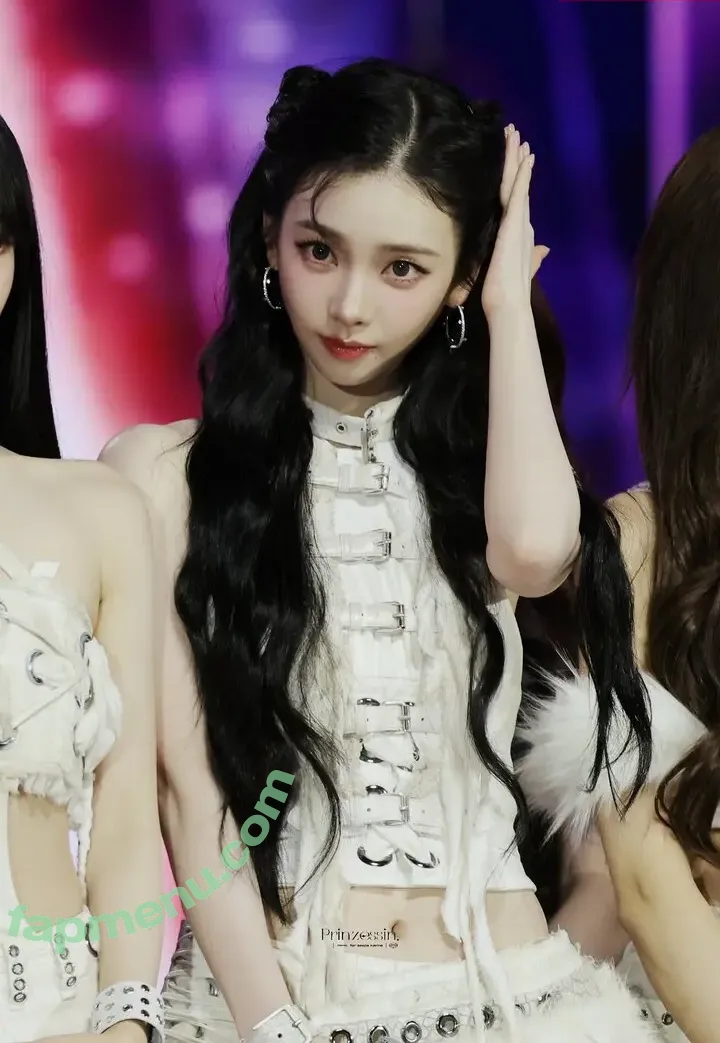 katarinabluu nude photo #4601 (Karina / aespa / karinamasfina)