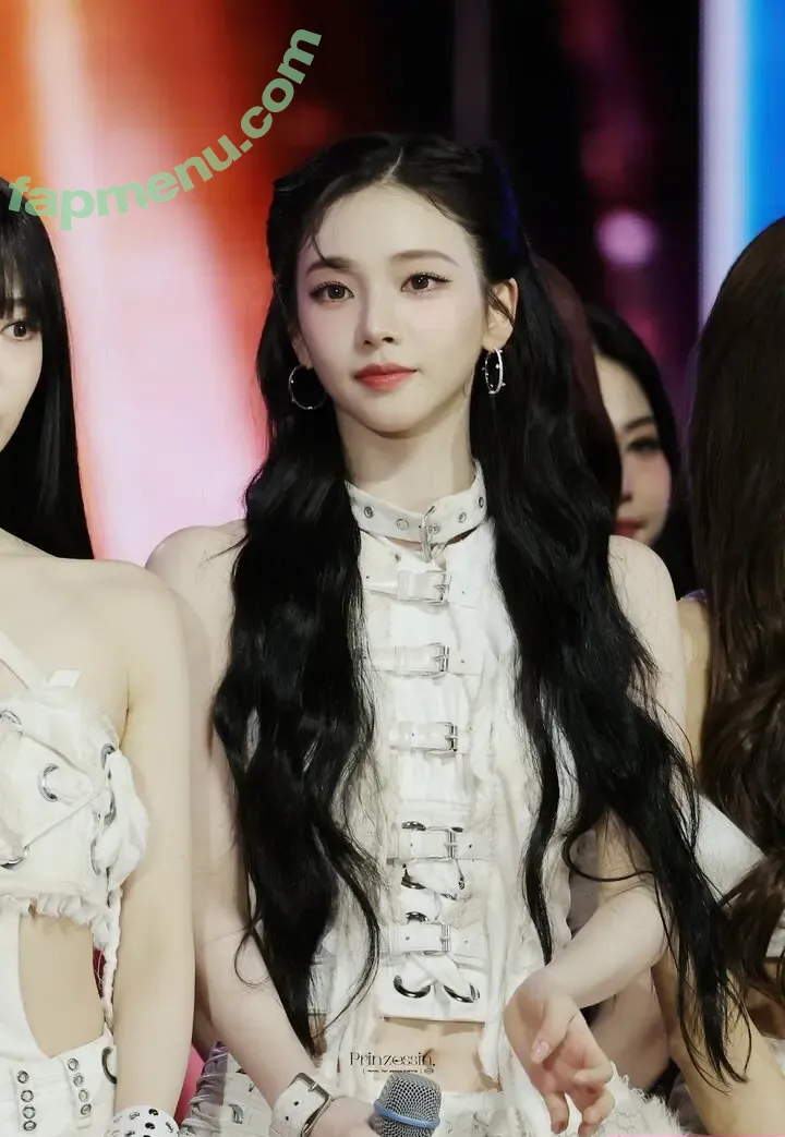 katarinabluu nude photo #4602 (Karina / aespa / karinamasfina)