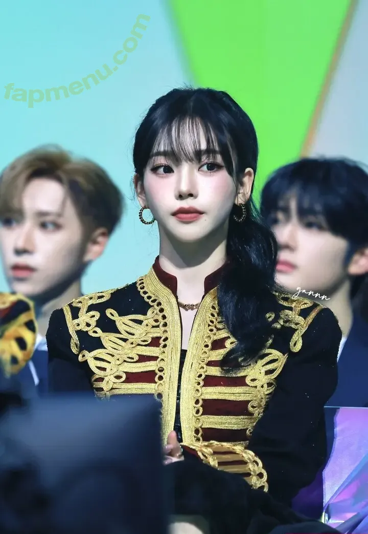 katarinabluu nude photo #4627 (Karina / aespa / karinamasfina)