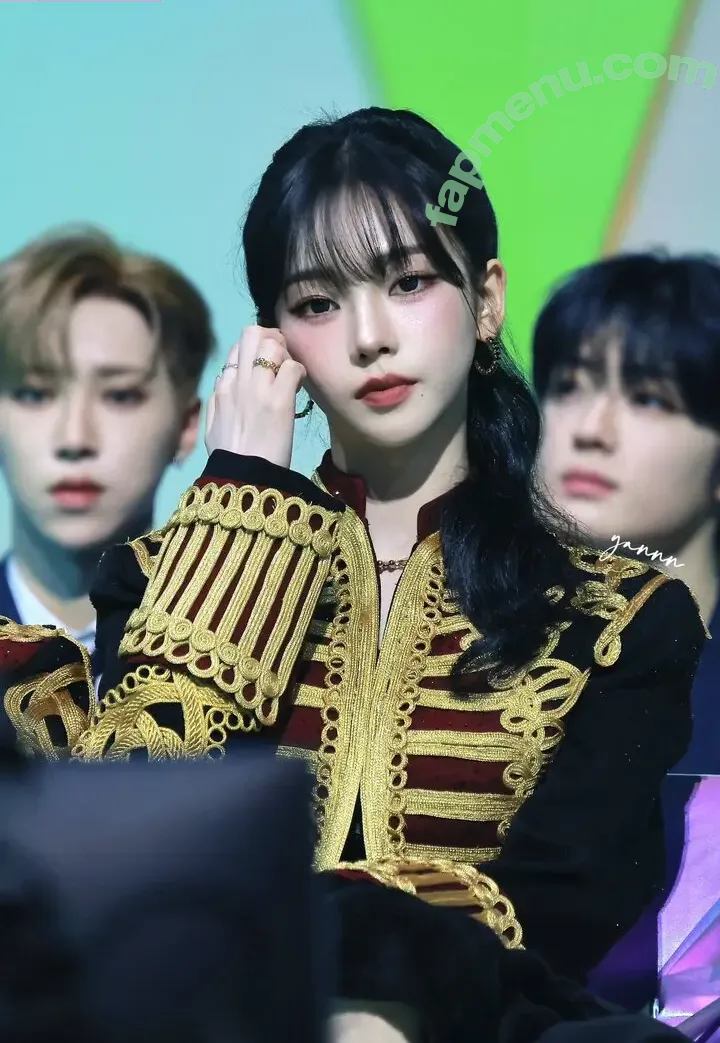 katarinabluu nude photo #4628 (Karina / aespa / karinamasfina)