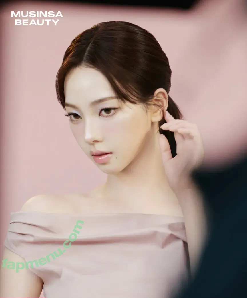 katarinabluu nude photo #4632 (Karina / aespa / karinamasfina)