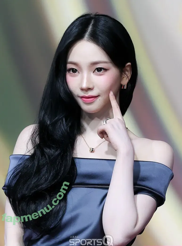 katarinabluu nude photo #4651 (Karina / aespa / karinamasfina)