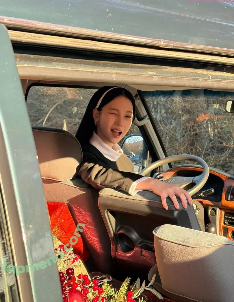 katarinabluu nude photo #4664 (Karina / aespa / karinamasfina)