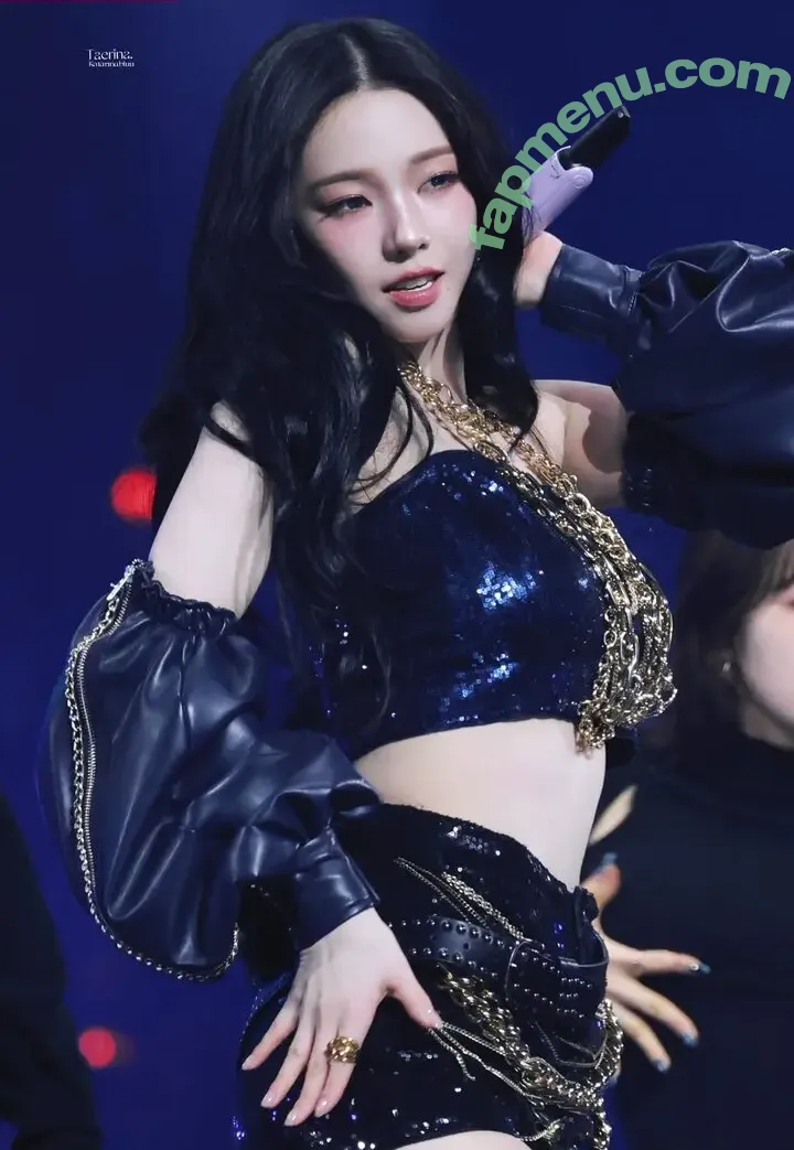 katarinabluu nude photo #4691 (Karina / aespa / karinamasfina)