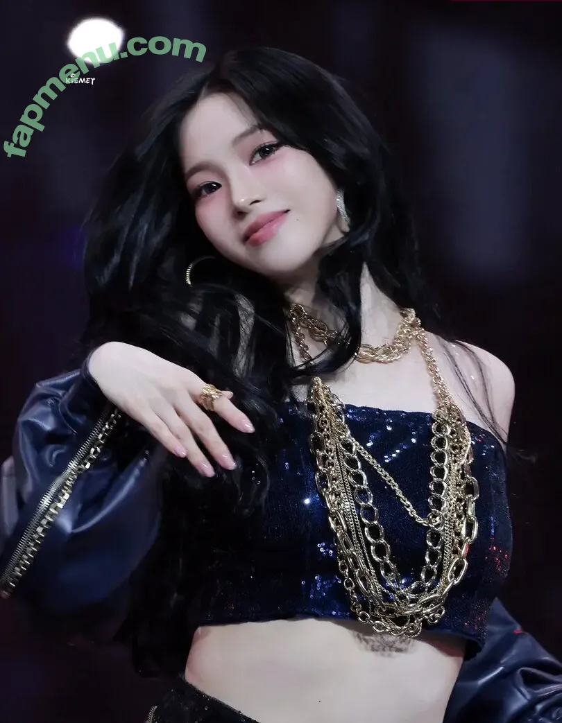 katarinabluu nude photo #4692 (Karina / aespa / karinamasfina)