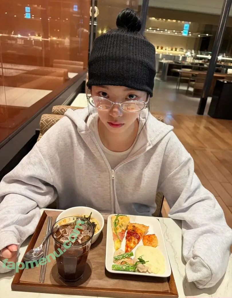 katarinabluu nude photo #4699 (Karina / aespa / karinamasfina)