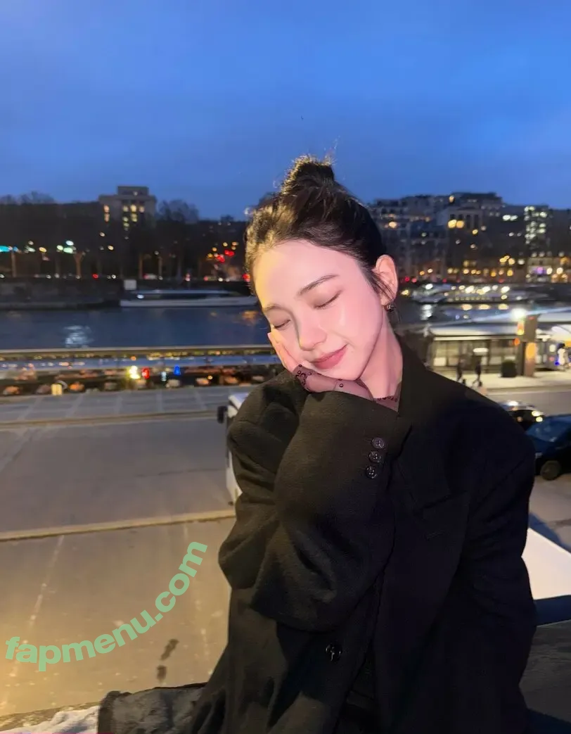 katarinabluu nude photo #4716 (Karina / aespa / karinamasfina)