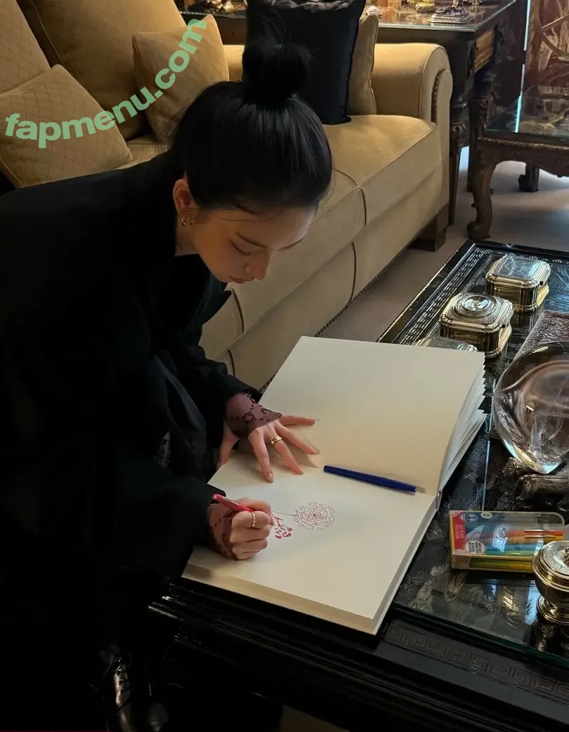 katarinabluu nude photo #4728 (Karina / aespa / karinamasfina)