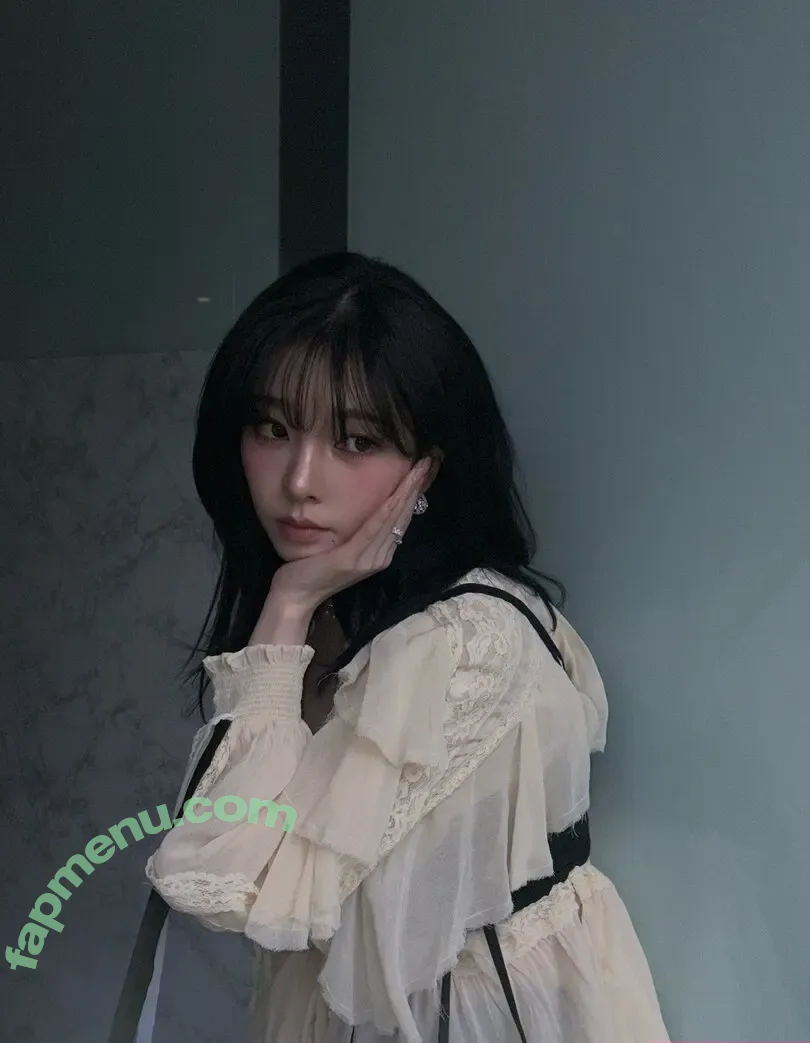 katarinabluu nude photo #4764 (Karina / aespa / karinamasfina)