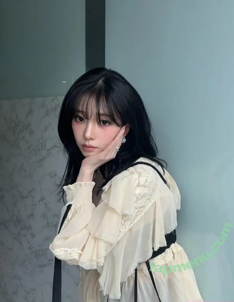 katarinabluu nude photo #4770 (Karina / aespa / karinamasfina)