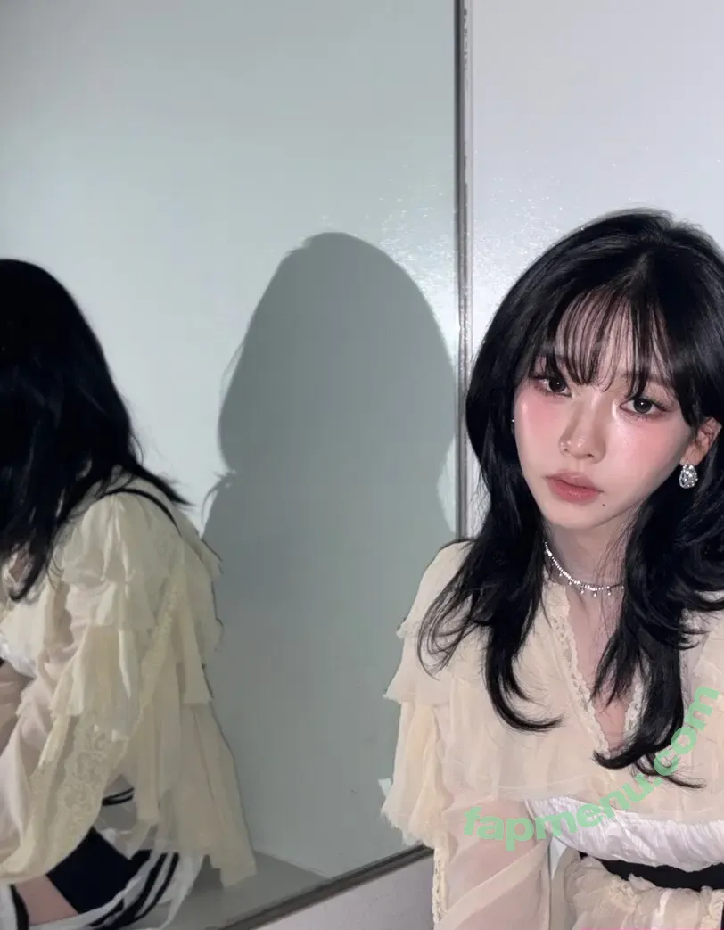 katarinabluu nude photo #4772 (Karina / aespa / karinamasfina)