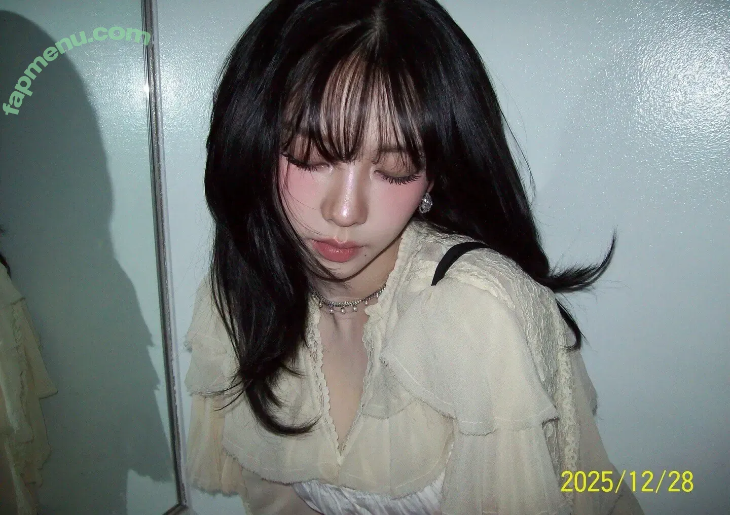 katarinabluu nude photo #4791 (Karina / aespa / karinamasfina)