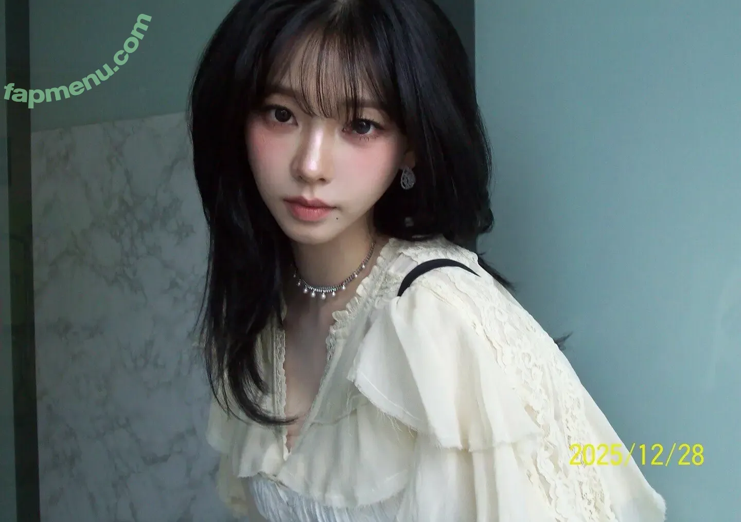 katarinabluu nude photo #4793 (Karina / aespa / karinamasfina)