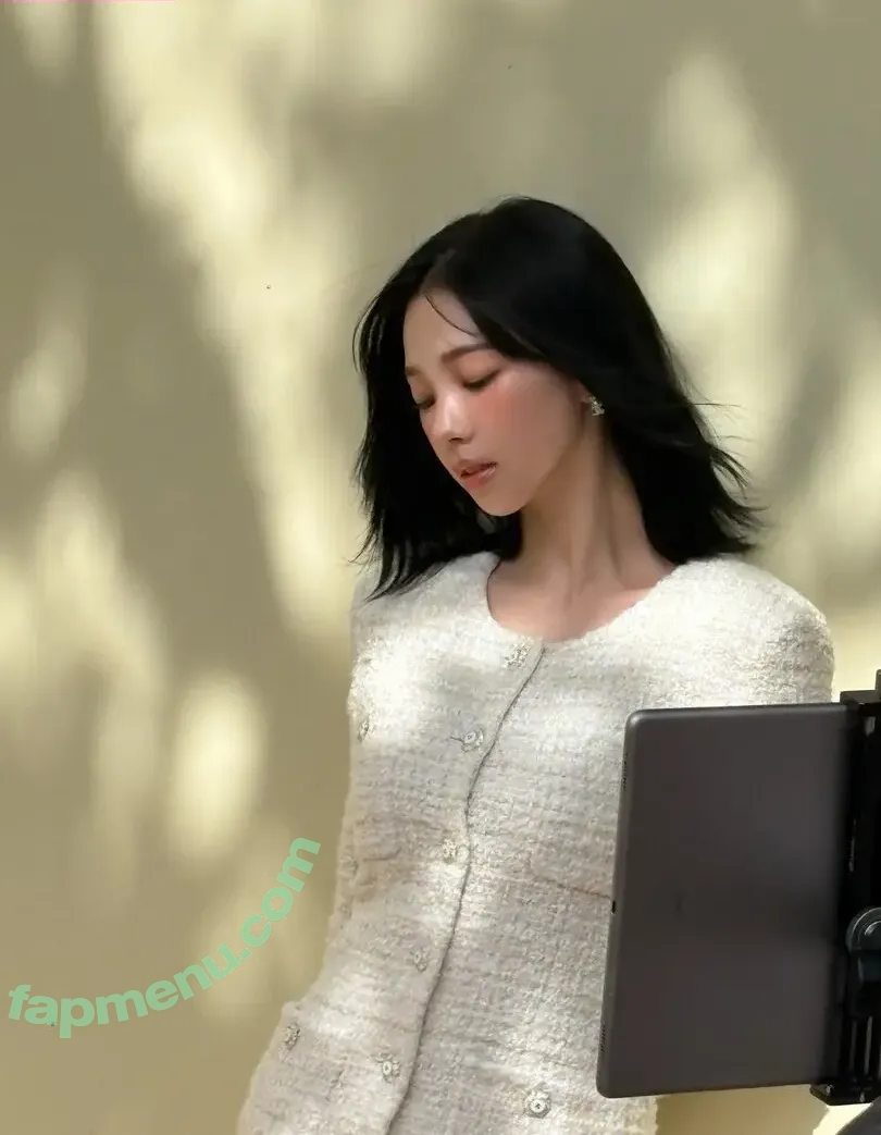 katarinabluu nude photo #4827 (Karina / aespa / karinamasfina)