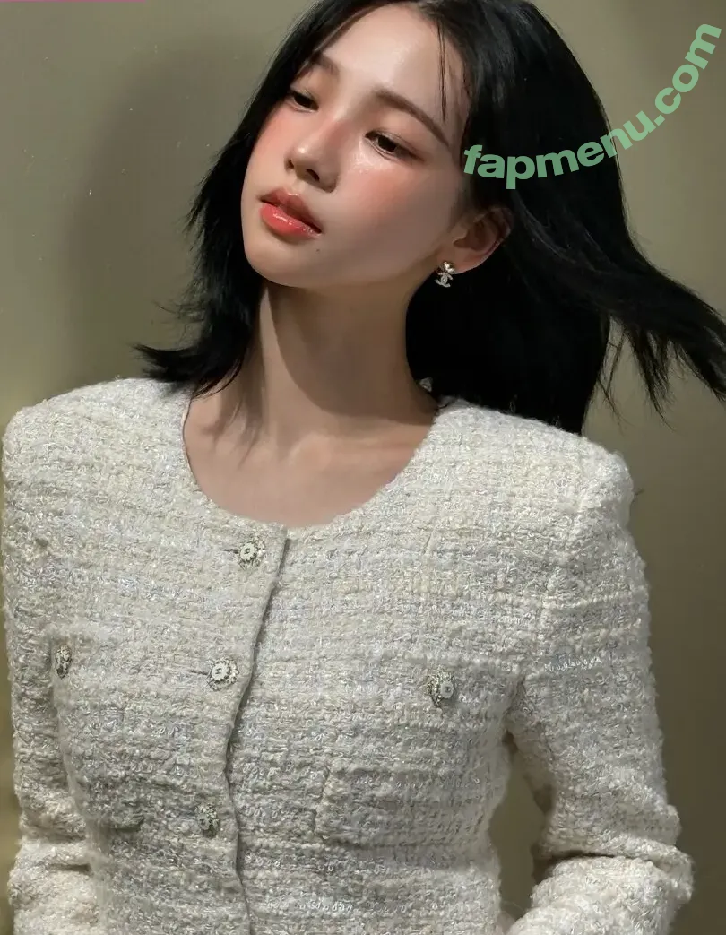 katarinabluu nude photo #4831 (Karina / aespa / karinamasfina)