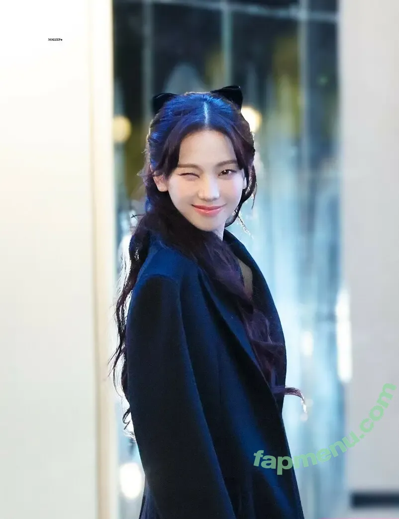 katarinabluu nude photo #4906 (Karina / aespa / karinamasfina)