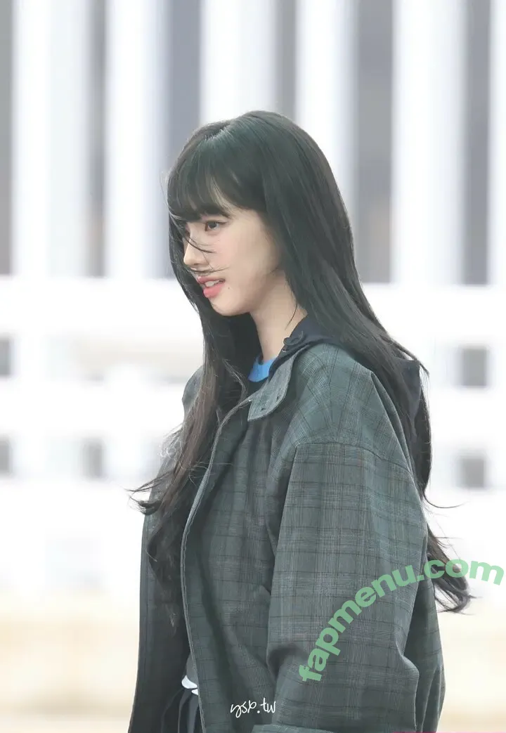 katarinabluu nude photo #4909 (Karina / aespa / karinamasfina)