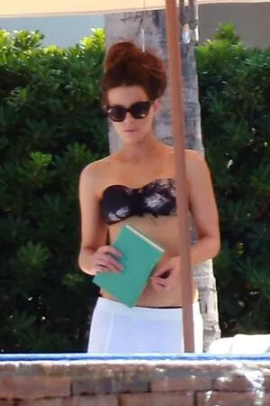 Kate Beckinsale / katebeckinsale nude photo #1208