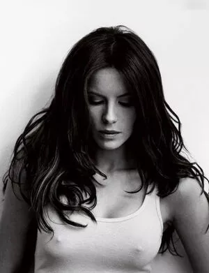 Kate Beckinsale / katebeckinsale nude photo #1325