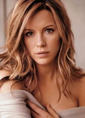 Kate Beckinsale / katebeckinsale nude photo #1329