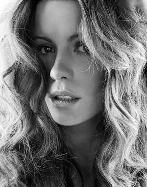 Kate Beckinsale / katebeckinsale nude photo #1338