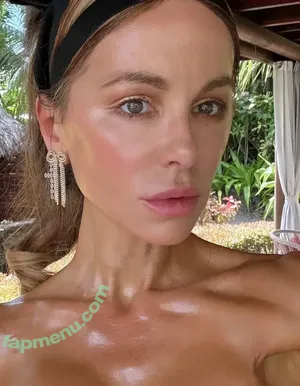 Kate Beckinsale / katebeckinsale nude photo #1994