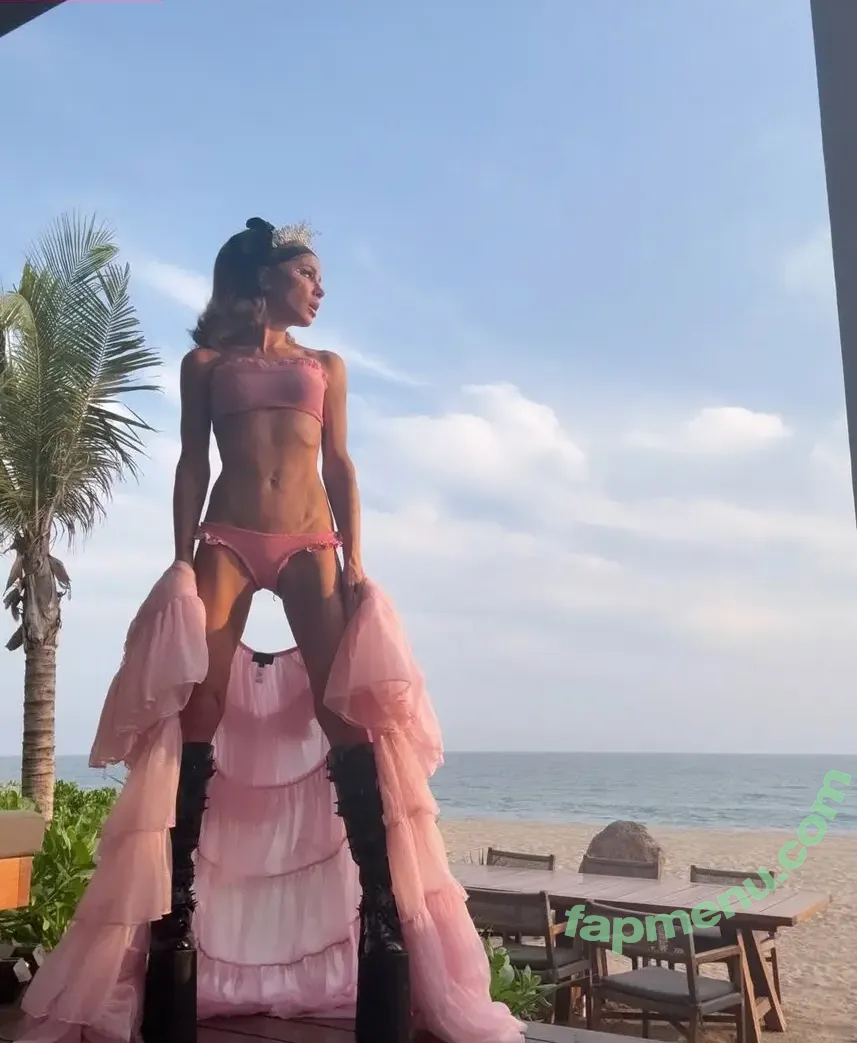 Kate Beckinsale nude photo #2029 (KateBeckinsale)