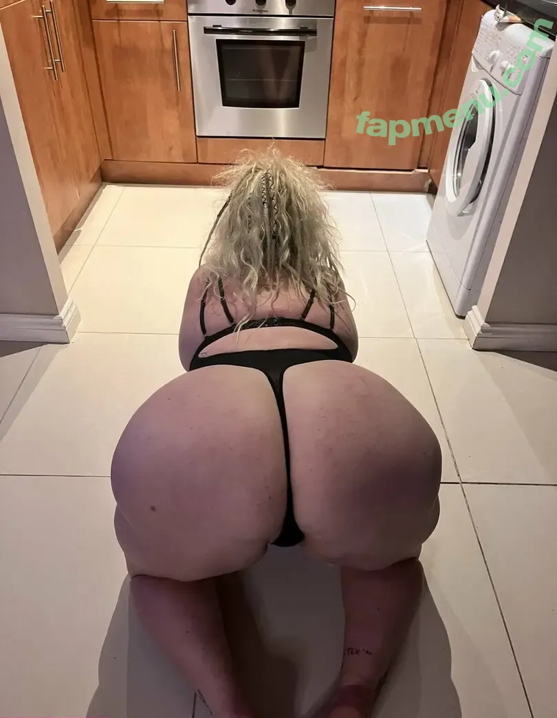 Kate Brett nude photo #0006 (BIG BOOTY BADDIE / bigbootybrett / katebrett36)