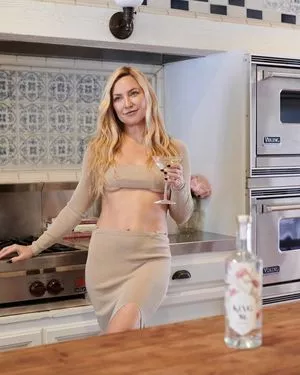 Kate Hudson / katehudson nude photo #0001